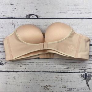 Strapless bra with cleavage enhancement